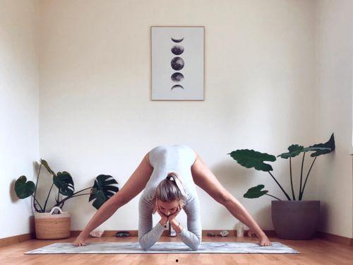 成人撕腰分解动作视频