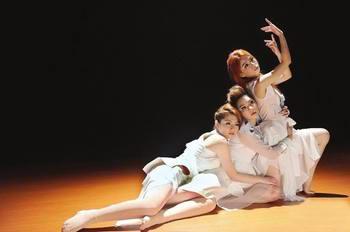 现代舞成人舞蹈展示视频,现代舞成人舞蹈风采展示