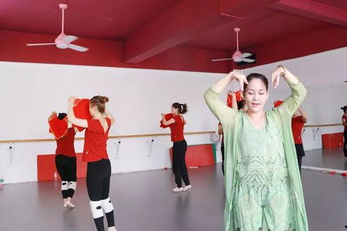 来宾成人舞蹈教学视频,来宾成人舞蹈教学视频精彩回顾