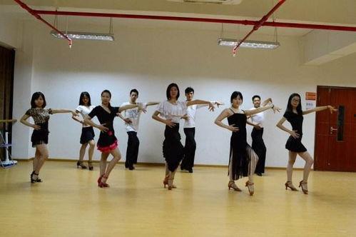 孤山成人舞蹈视频教学,轻松入门，舞动人生