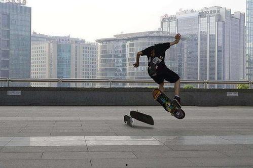 成人轮滑刹车教学视频,跟随教学视频轻松掌握安全停滑方法