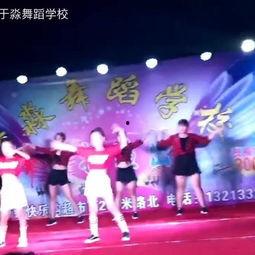 拿灯笼成人舞蹈视频,舞动成人灯笼盛宴