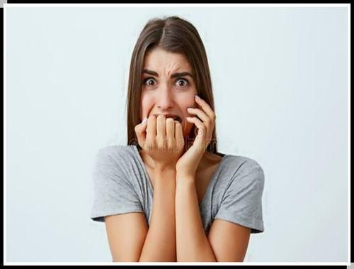 成人咬指甲儿童视频大全,儿童咬指甲行为大盘点